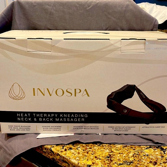 New in the box! In papa Heat Therapy Kneading Neck & Back Massager - Picture 1 of 4